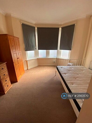 2 Bedroom Flat To Rent In Whitchurch Road, Cardiff, CF14