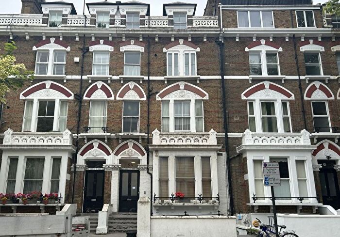 1 Bedroom Flat For Sale In First Floor Rooms, Holland Road, Kensington, London, W14