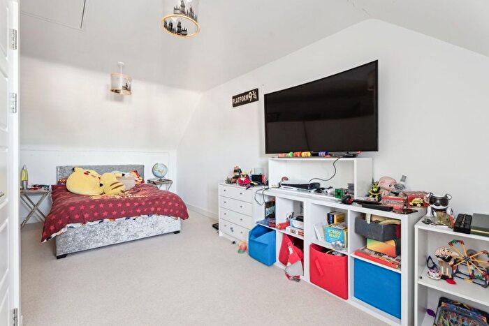 3 Bedroom End Of Terrace House For Sale In Laidler Crescent, Princes Risborough, HP27