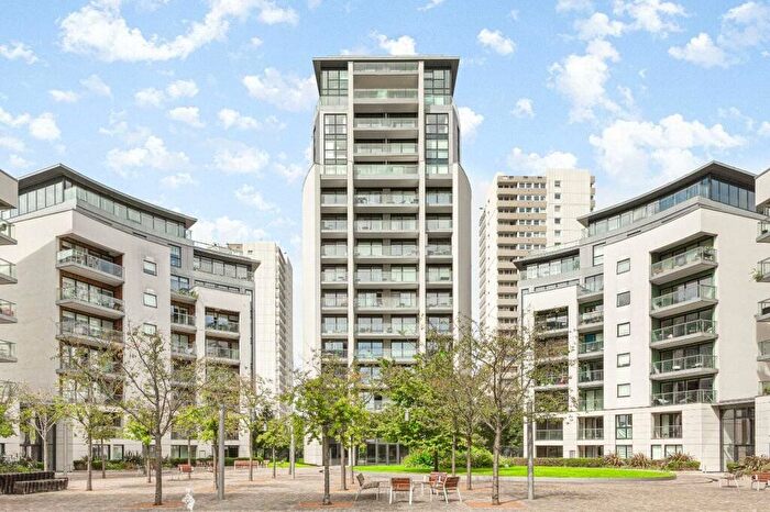 3 Bedroom Flat To Rent In Pump House Crescent, Brentford, TW8