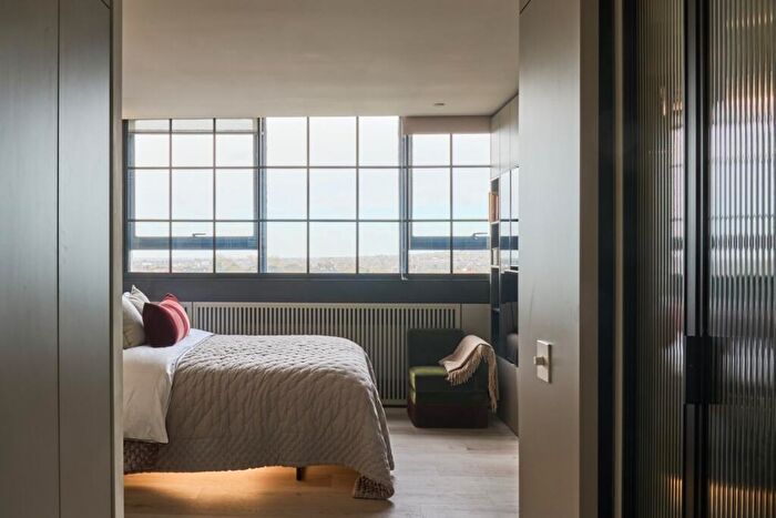 Apartment To Rent In Dandi London, HA9