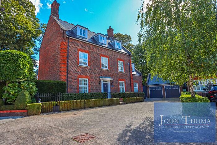 7 Bedroom Detached House For Sale In Regents Drive, Woodford Green, IG8