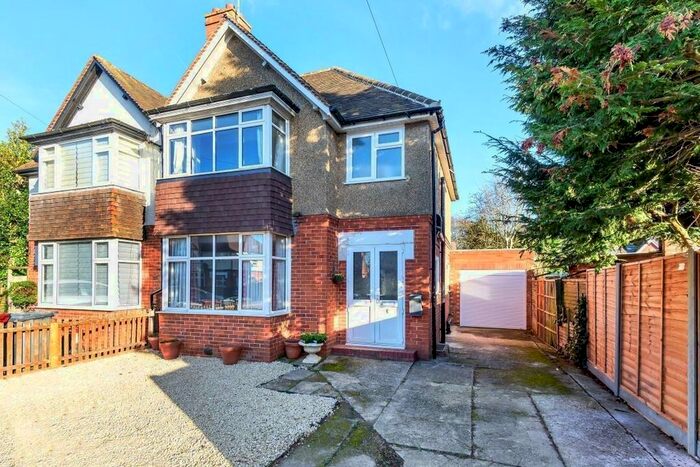 3 Bedroom Semi-Detached House To Rent In Tamarisk Avenue, Reading, Berkshire, RG2