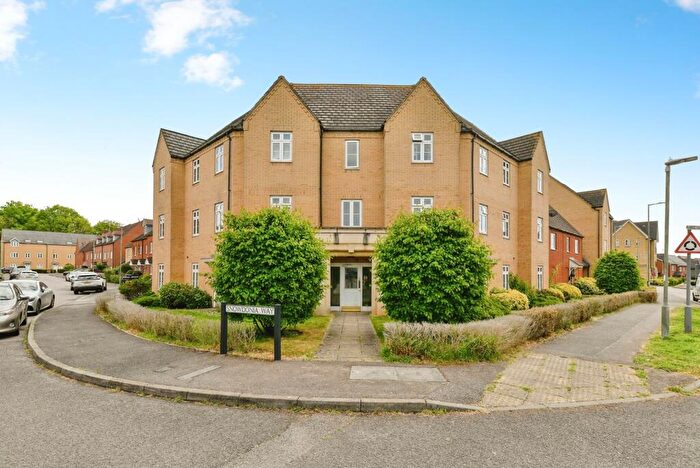 2 Bedroom Flat For Sale In Haybluff Drive, Stevenage, Hertfordshire, SG1