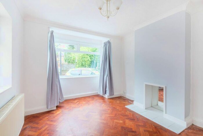 3 Bedroom Detached House To Rent In Repton Avenue, North Wembley, London, HA0