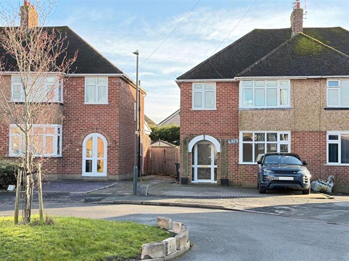 3 Bedroom Semi Detached House For Sale In St. Catherines Crescent, Whitnash, Leamington Spa, CV31