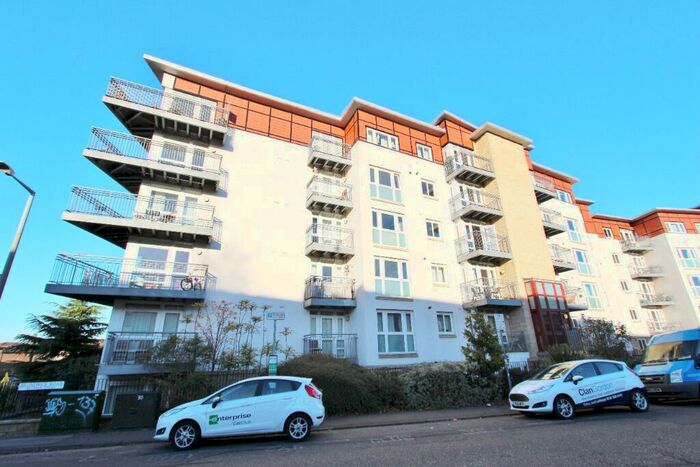 2 Bedroom Flat To Rent In Brunswick Road, Hillside, Edinburgh, EH7