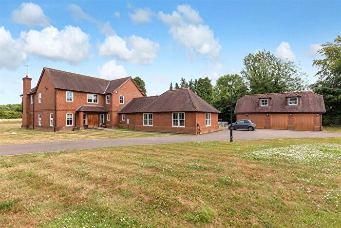 6 Bedroom Detached House For Sale In Pottersheath Road, Welwyn, AL6