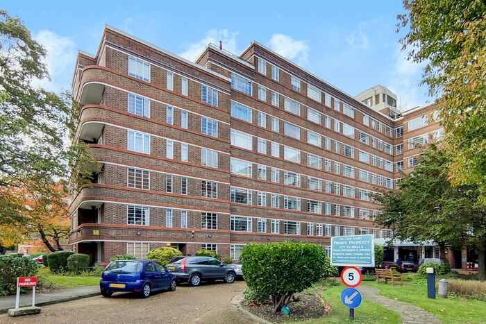 2 Bedroom Flat To Rent In Balham High Street, London, SW17