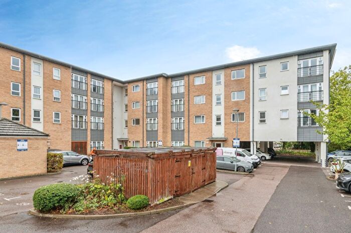 2 Bedroom Flat For Sale In Southernhay Close, Basildon, Essex, SS14