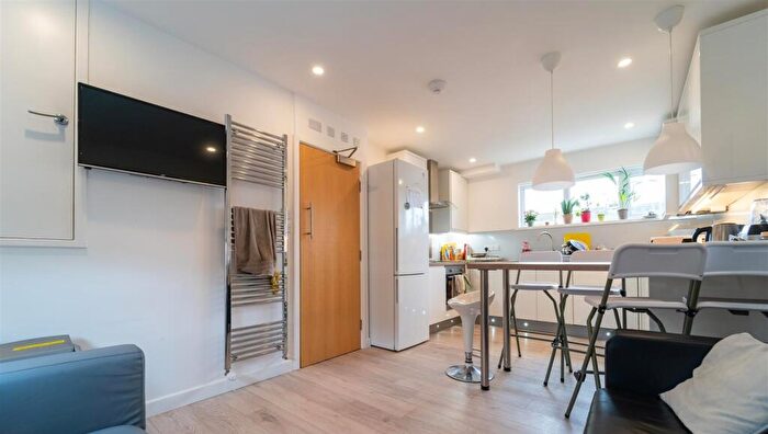 5 Bedroom House To Rent In Leeson Walk, Harborne, B17