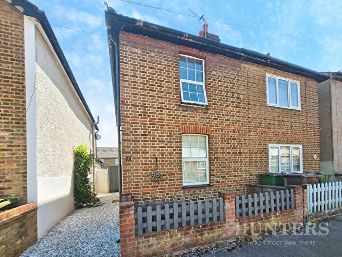 2 Bedroom Semi-Detached House For Sale In St Andrews Road, Carshalton, SM5