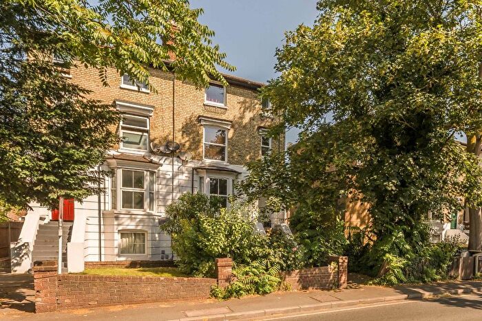 1 Bedroom Flat To Rent In Kingston Road, Wimbledon, SW19