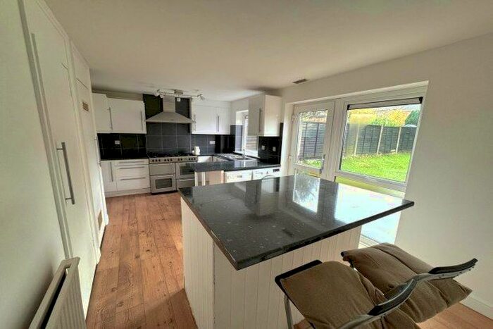 3 Bedroom Terraced House To Rent In Easmore Close, Birmingham, B14