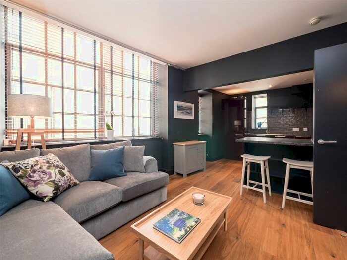 1 Bedroom Flat To Rent In Patriothall, Edinburgh, EH3