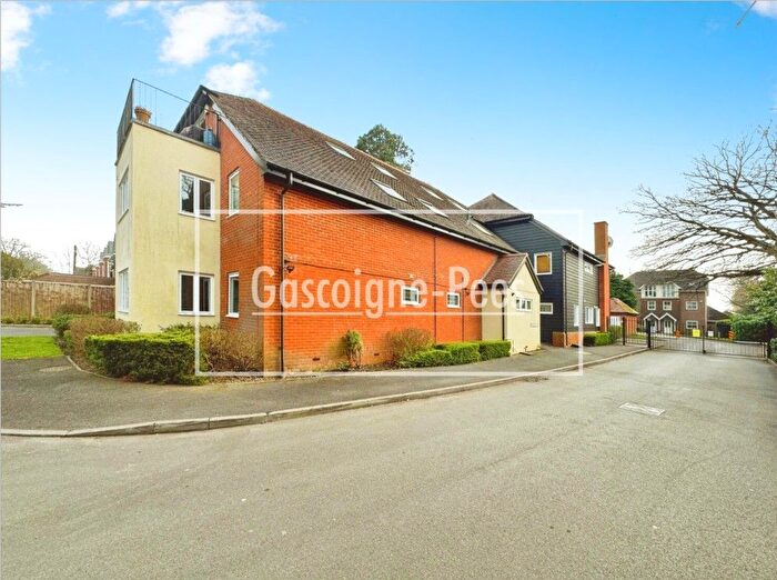 2 Bedroom Flat To Rent In Stoke Road, Cobham, KT11
