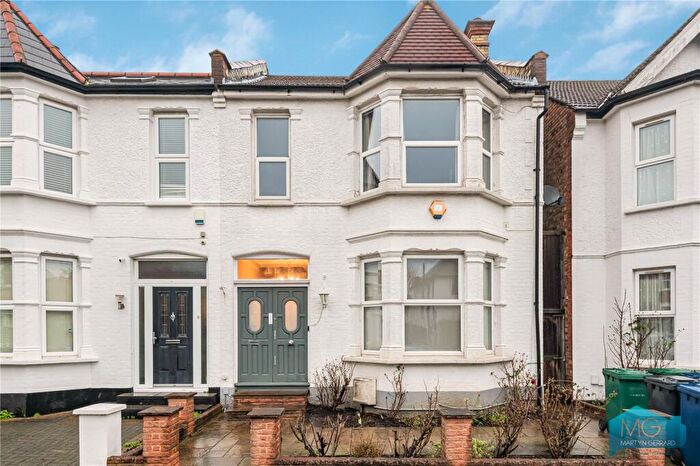 3 Bedroom Semi-Detached House For Sale In Fallow Court Avenue, London, N12