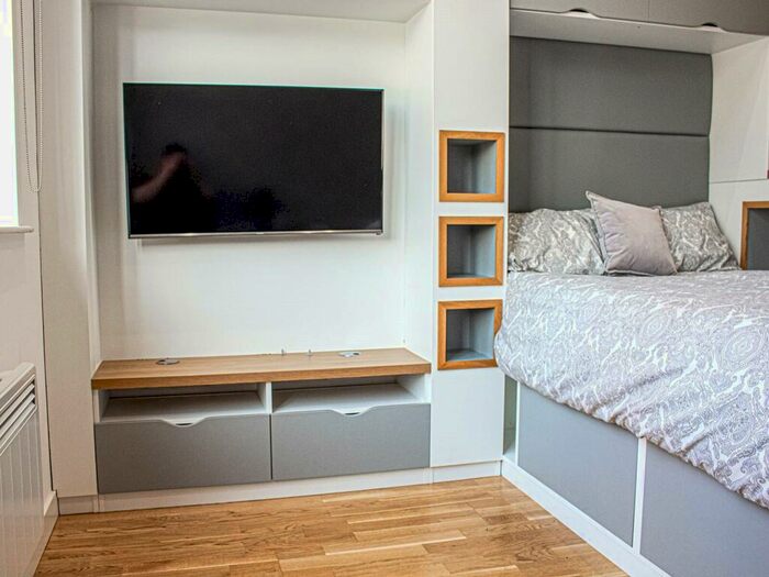 Apartment To Rent In Queen Street, Leeds, #, LS1