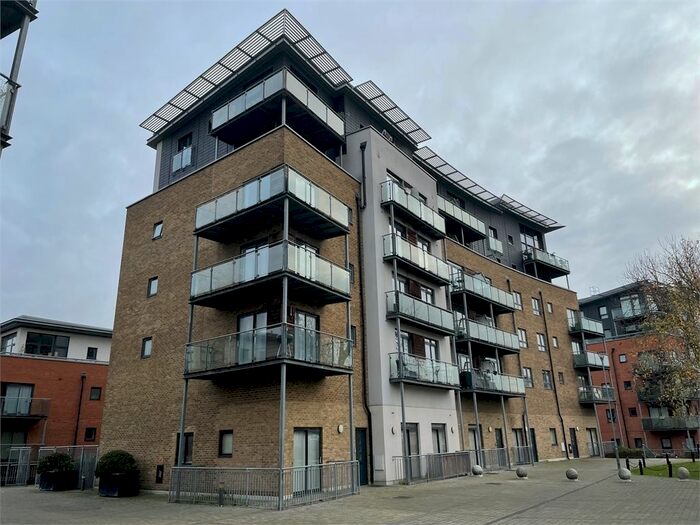 2 Bedroom Flat To Rent In Desvignes Drive, Hither Green, London, SE13