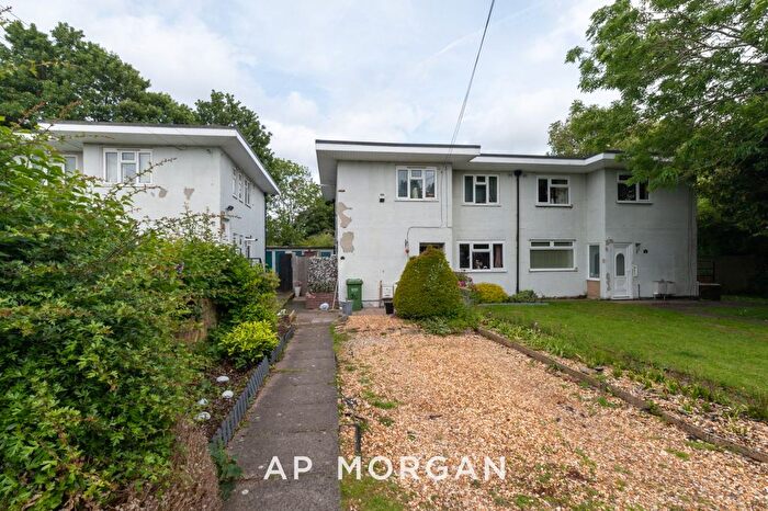 2 Bedroom Maisonette For Sale In Elmdon Close, Solihull, West Midlands, B92