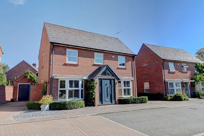 3 Bedroom Detached House For Sale In St. Dunstans Close, Monks Risborough, Princes Risborough, Buckinghamshire, HP27