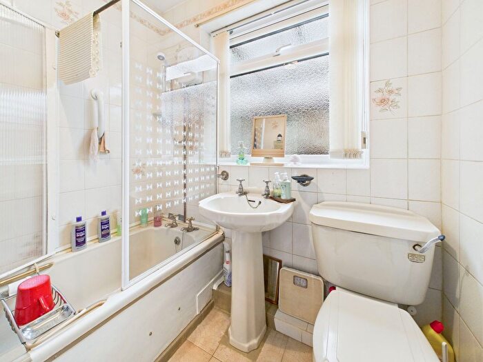 2 Bedroom Semi-Detached Bungalow For Sale In Crossdale Road, Hindley Green, WN2