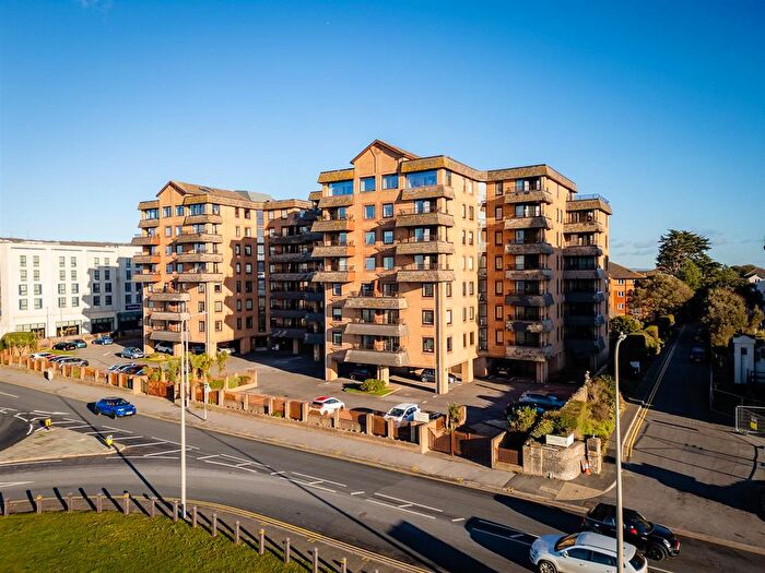 2 Bedroom Flat For Sale In Beach Road, Weston-Super-Mare, BS23