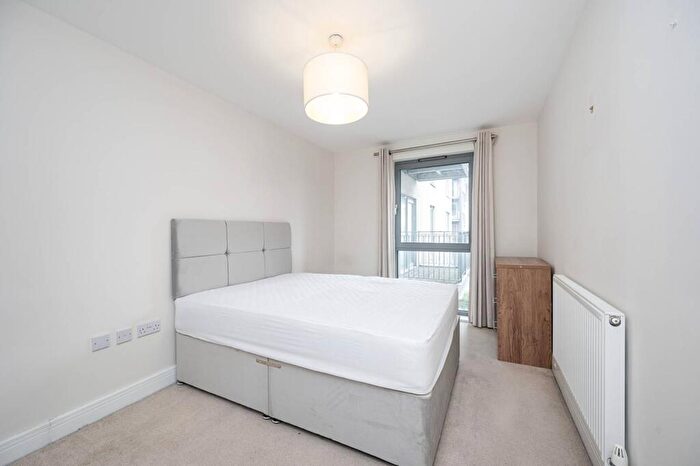 1 Bedroom Flat To Rent In Christian Street, Aldgate, London, E1