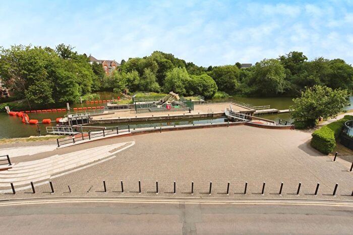 2 Bedroom Flat For Sale In Whitefriars Wharf, Tonbridge, Kent, TN9