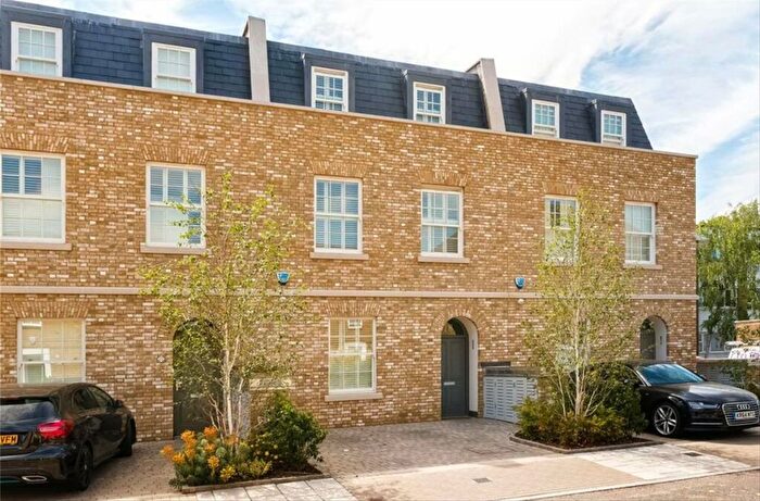 5 Bedroom Property For Sale In Bridge Street, Chiswick, W4