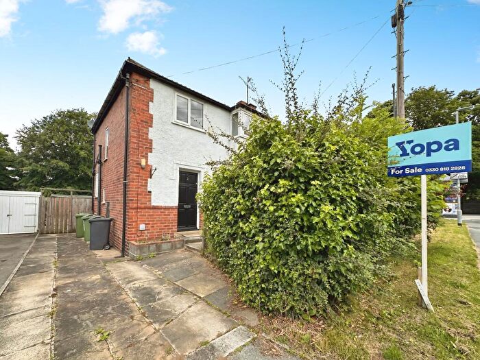3 Bedroom Semi-Detached House For Sale In Springbank Crescent, Leeds, LS6