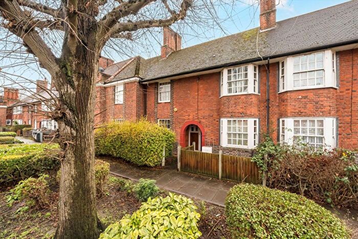 2 Bedroom Terraced House For Sale In Fitzneal Street, Shepherds Bush, W12