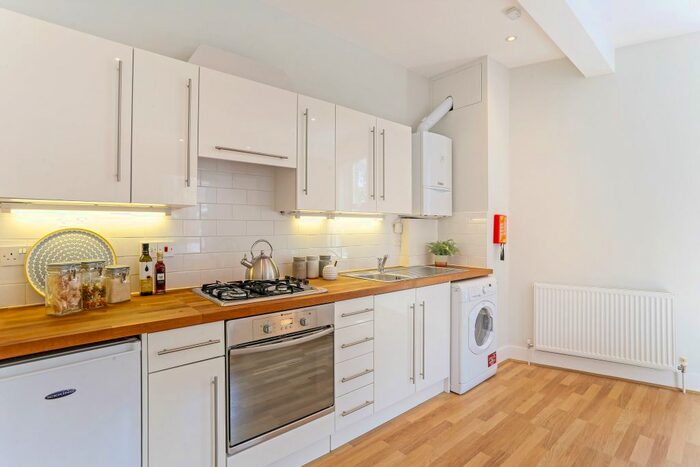 1 Bedroom Flat To Rent In Wandsworth Bridge Road, Fulham, SW6