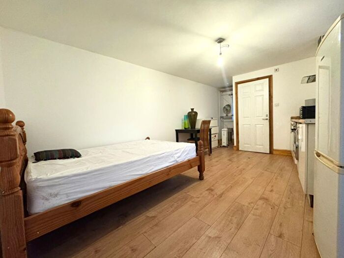 1 Bedroom Terraced House To Rent In Cowley Road, Oxford, Oxfordshire, OX4