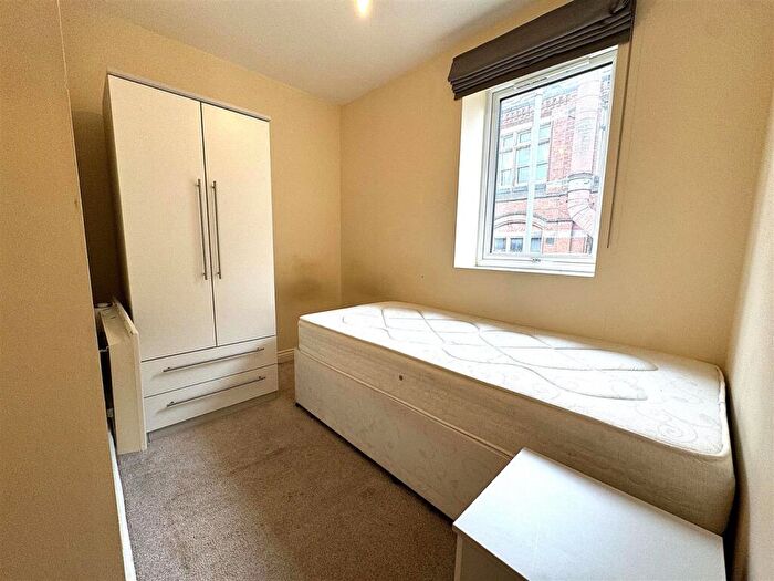 2 Bedroom Flat To Rent In Brunswick Court, Leeds, LS2