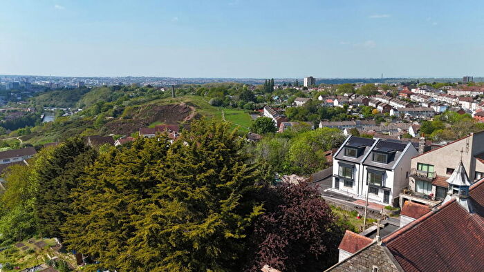 3 Bedroom Town House For Sale In Fir Tree Lane, Bristol, BS5