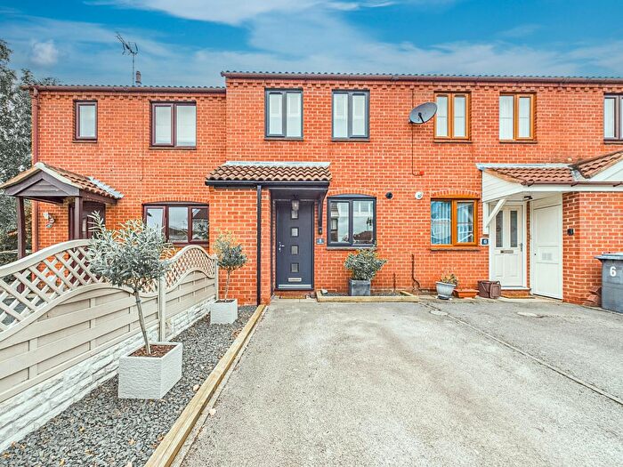 2 Bedroom Town House For Sale In Hanbury Avenue, Hatton, Derby, DE65