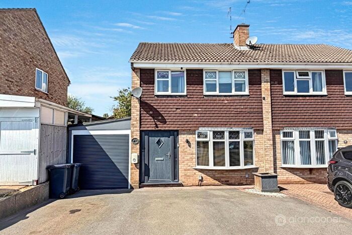 3 Bedroom Semi-Detached House For Sale In Crowhill Road, Whitestone, Nuneaton, CV11