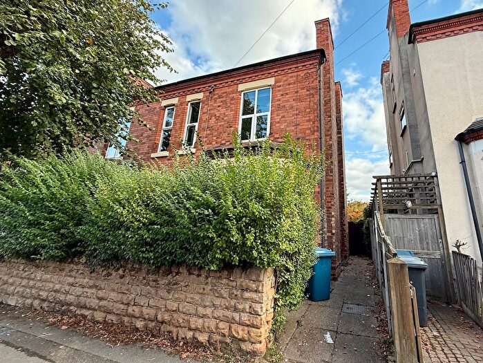5 Bedroom Semi-Detached House To Rent In North Road, Nottingham, NG2