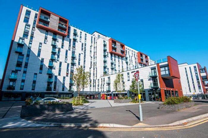 2 Bedroom Flat For Sale In Victoria Avenue, Southend-on-Sea, SS2