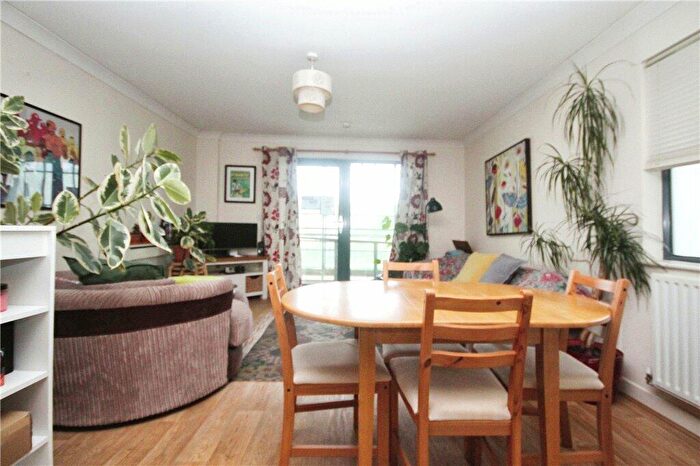2 Bedroom Apartment To Rent In Crown Dale, London, SE19