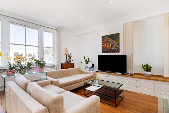 2 Bedroom Flat To Rent In Palace Gardens Terrace, London, London, W8