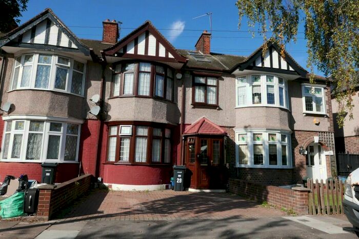 5 Bedroom Terraced House To Rent In Arandora Crescent, Romford, London, RM6