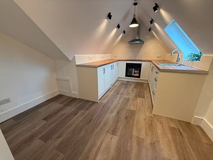 3 Bedroom Flat To Rent In Chardmore Road, London, N16