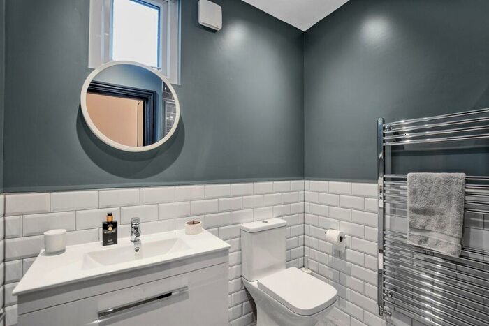 1 Bedroom Terraced House To Rent In Bedroom Terraced House In Southend On Sea, SS1