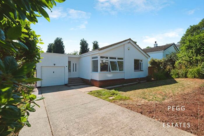 2 Bedroom Bungalow For Sale In Peasland Road, Torquay, TQ2