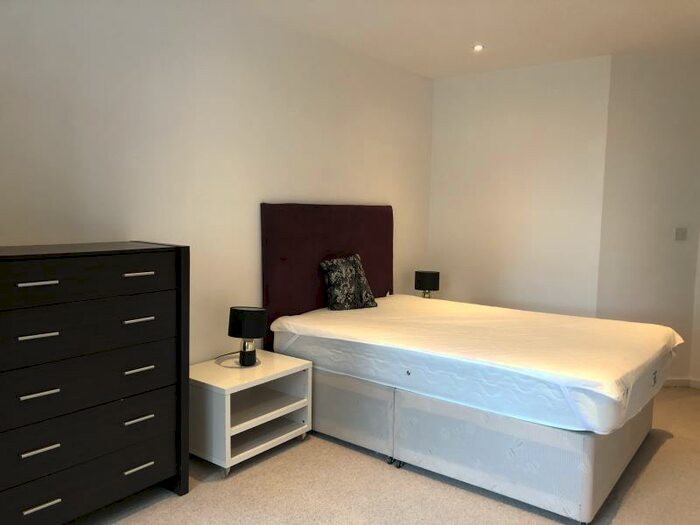 1 Bedroom Apartment To Rent In Gateway East, Marsh Lane, LS9