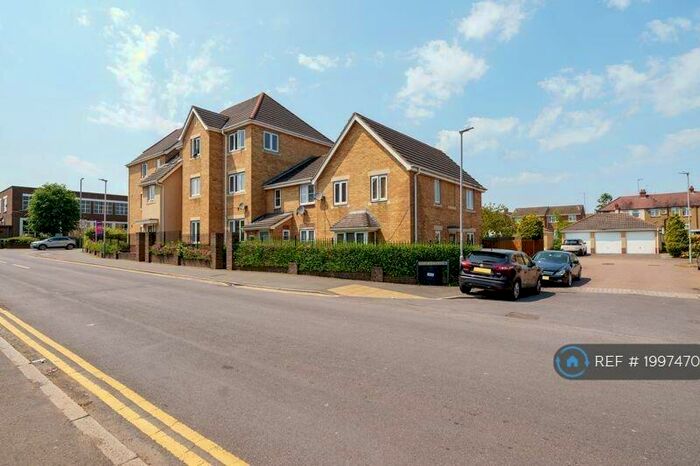 2 Bedroom Flat To Rent In Linden Road, Luton, LU4
