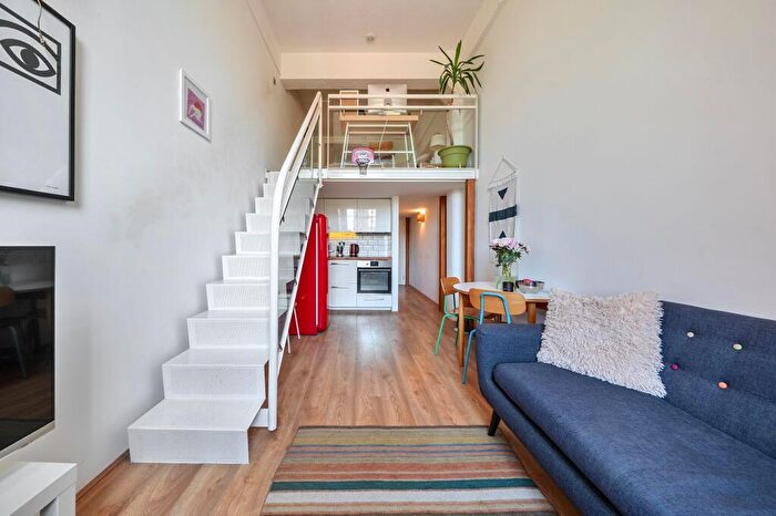 1 Bedroom Flat For Sale In Fairfield Road, Bow Quarter, E3