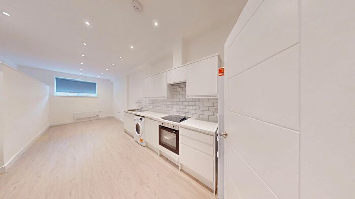 2 Bedroom Flat To Rent In Church Street, Enfield, Greater London, EN2